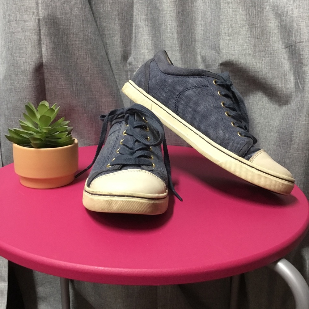 UGG Sneakers